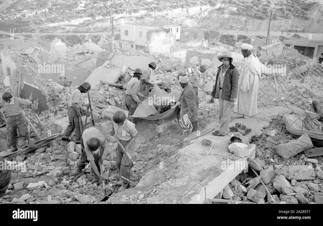 cleanup-operations-from-the-report-earthquake-in-agadir-the-1960