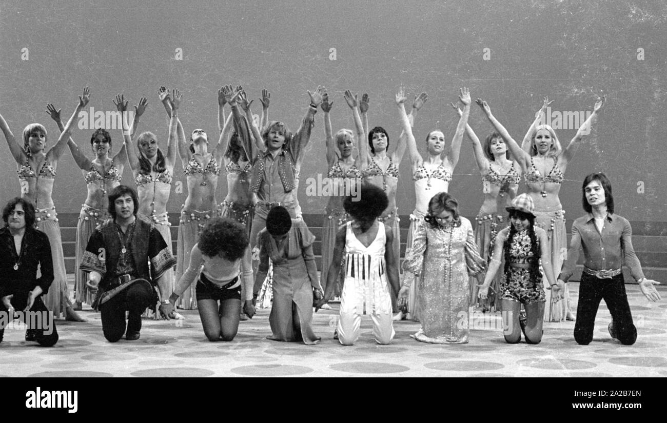 Final dance show Black and White Stock Photos & Images Alamy