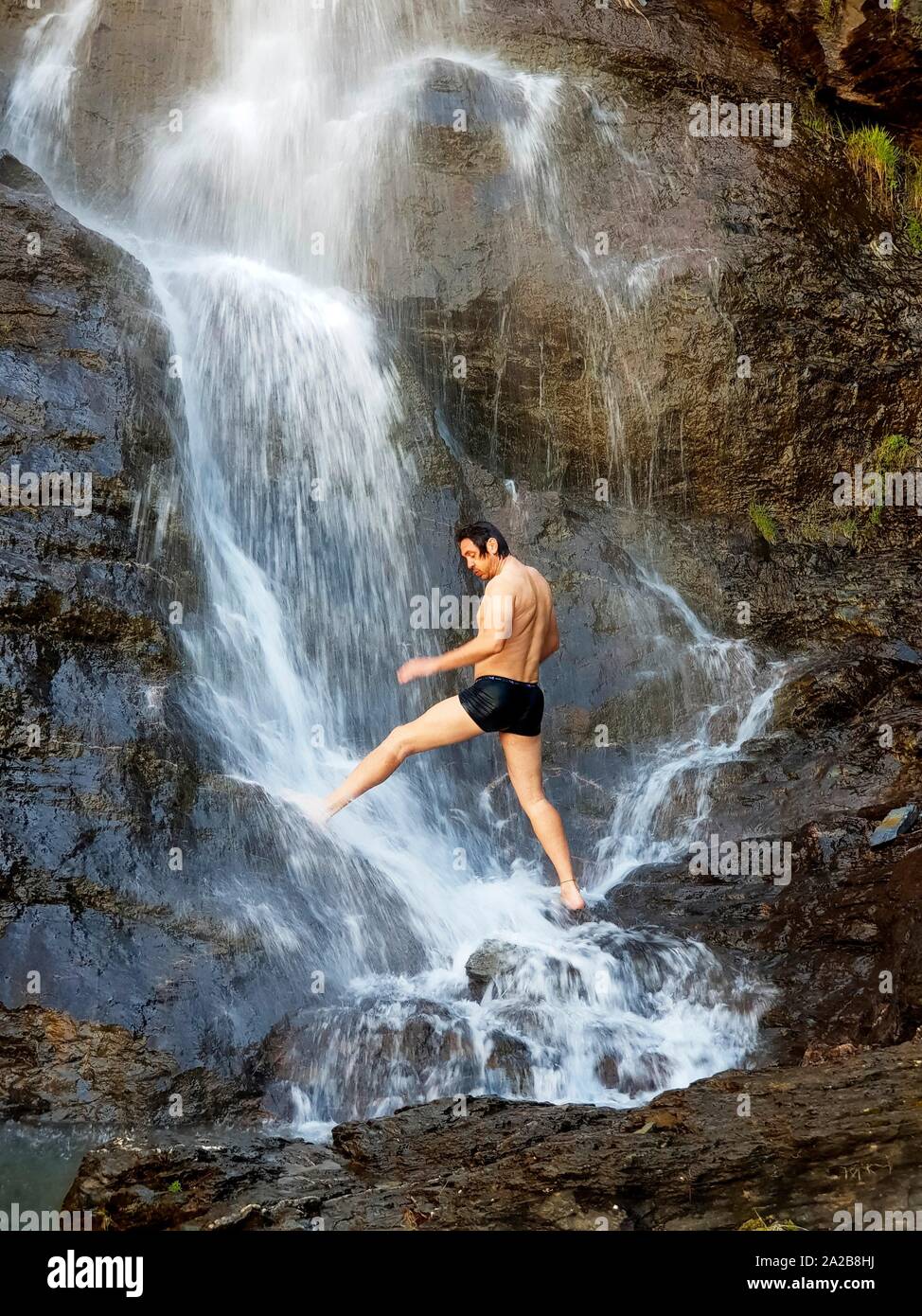 Man showering hires stock photography and images Alamy