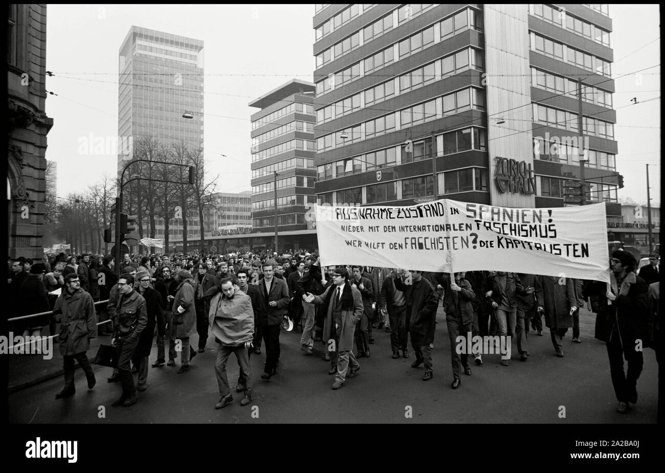 Germany. Frankfurt. 1. February 1969. About 1000 students of the University of Frankfurt rallying against the state of emergency in Spain.  Copyright Notice: Max Scheler/SZ Photo. Stock Photo