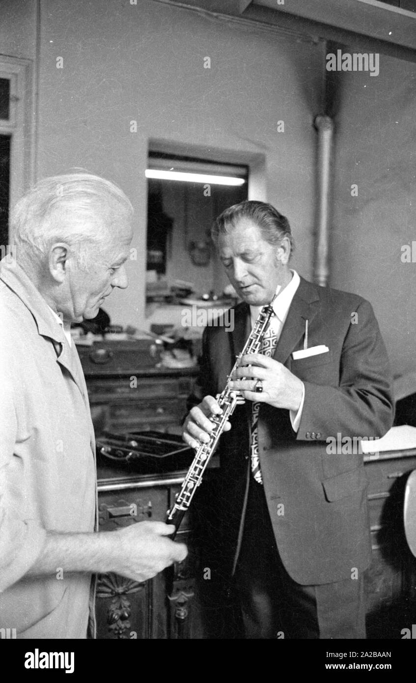 Oboe instrument hires stock photography and images Alamy