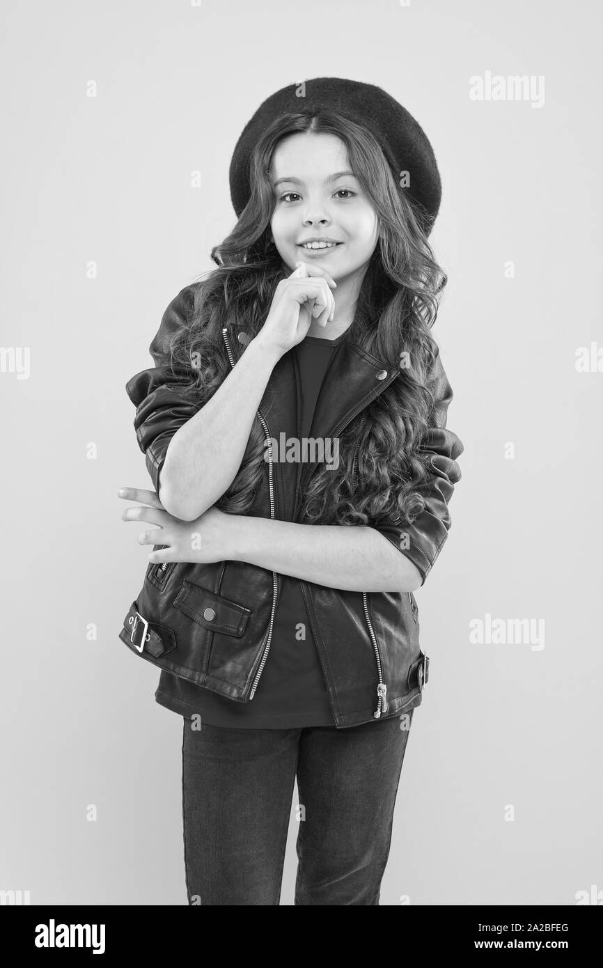 Outfit Ideas Every Stylish Girl Should Try Girl Curly Hair Wear