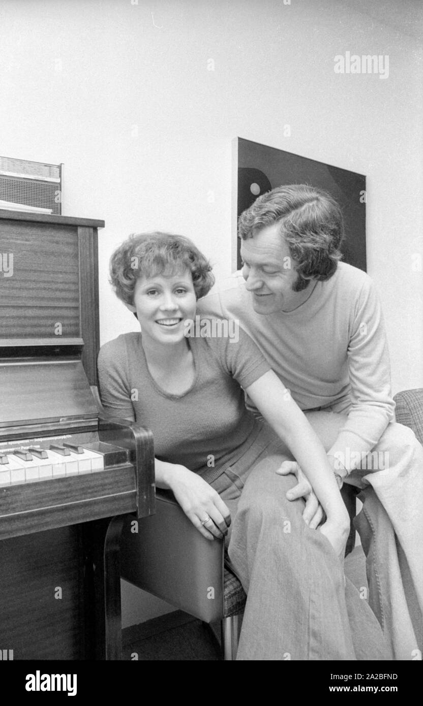Homestory with Larisa Mondrus, a Soviet singer who immigrated to Munich ...