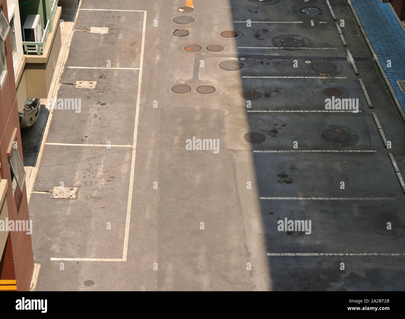 Empty parking lots hi-res stock photography and images - Alamy
