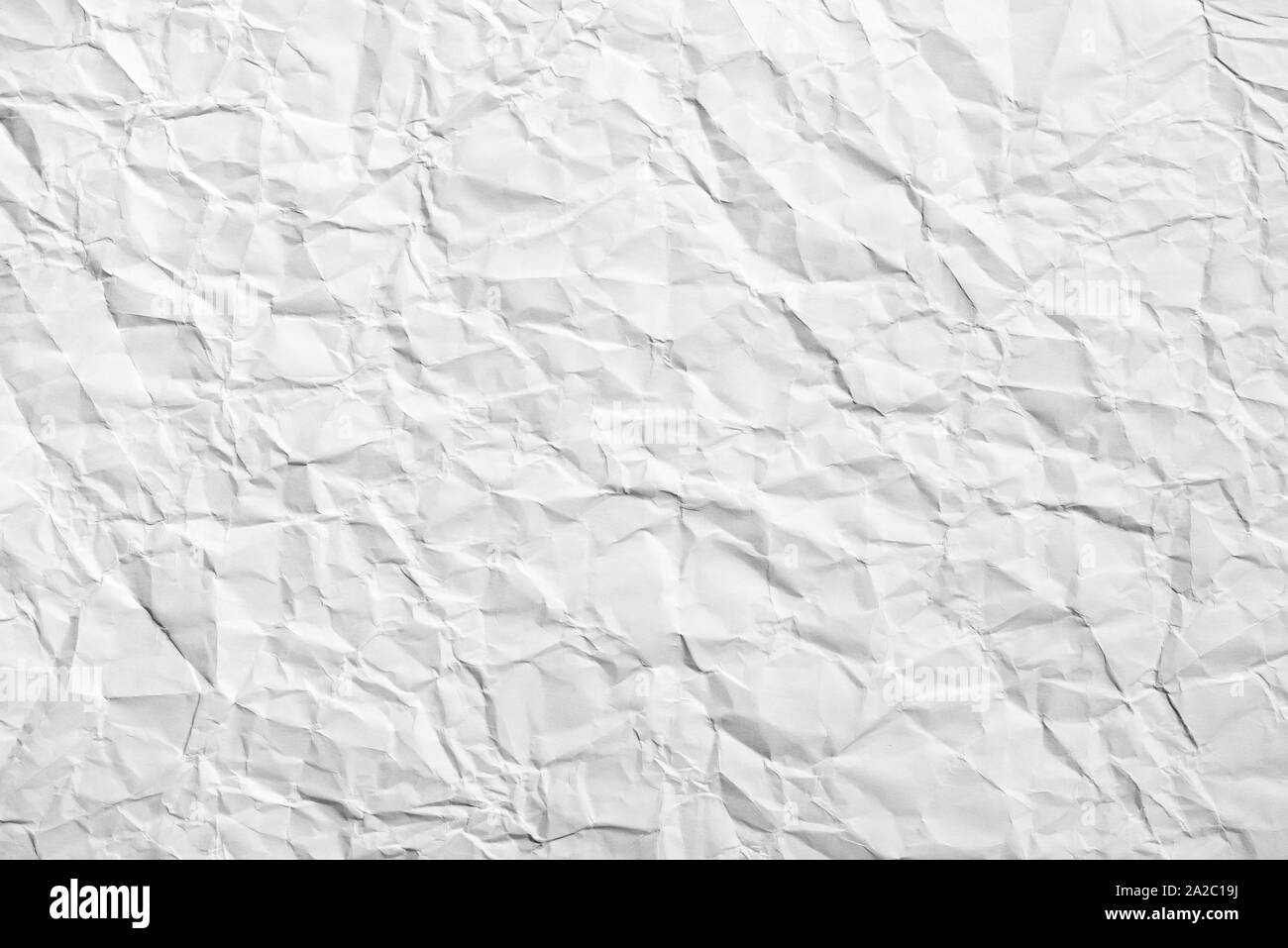 Zerknittertes weißes Papier als Hintergrund oder Textur Stock Photo