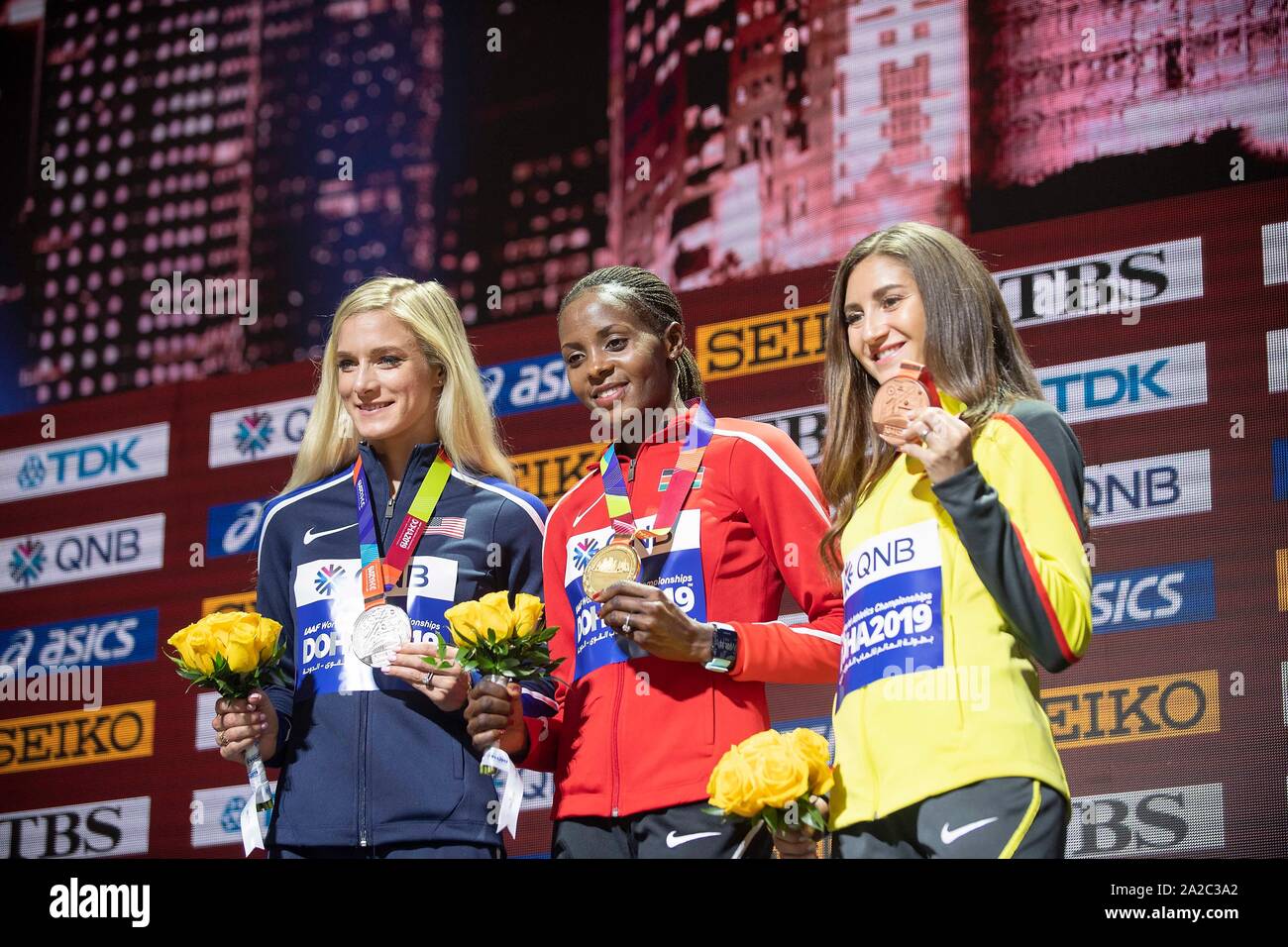 left to right Emma COBURN (USA / 2nd place), winner Beatrice CHEPKOECH (KEN / 1st place), Gesa Felicitas KRAUSE (Germany / 3rd place) with medals, medal, bronze. Women's 3000m Women's Rally, on 01.10.2019 World Athletics Championships 2019 in Doha / Qatar, from 27.09. - 10.10.2019. | Usage worldwide Stock Photo