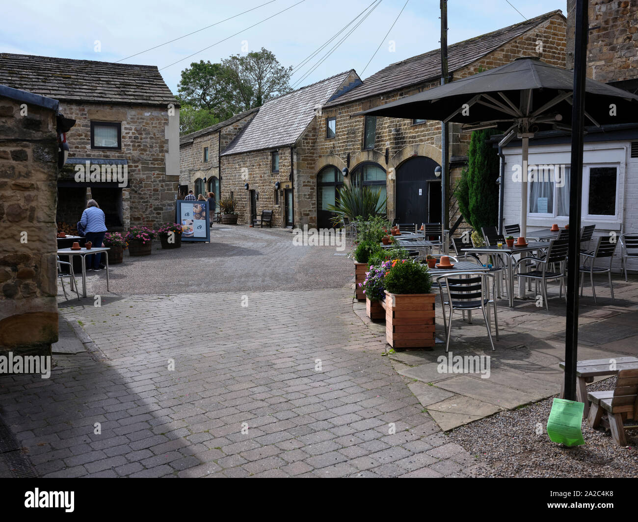 The courtyard and outdoor eating area off the market place at Masham. 14/09/19 Stock Photo