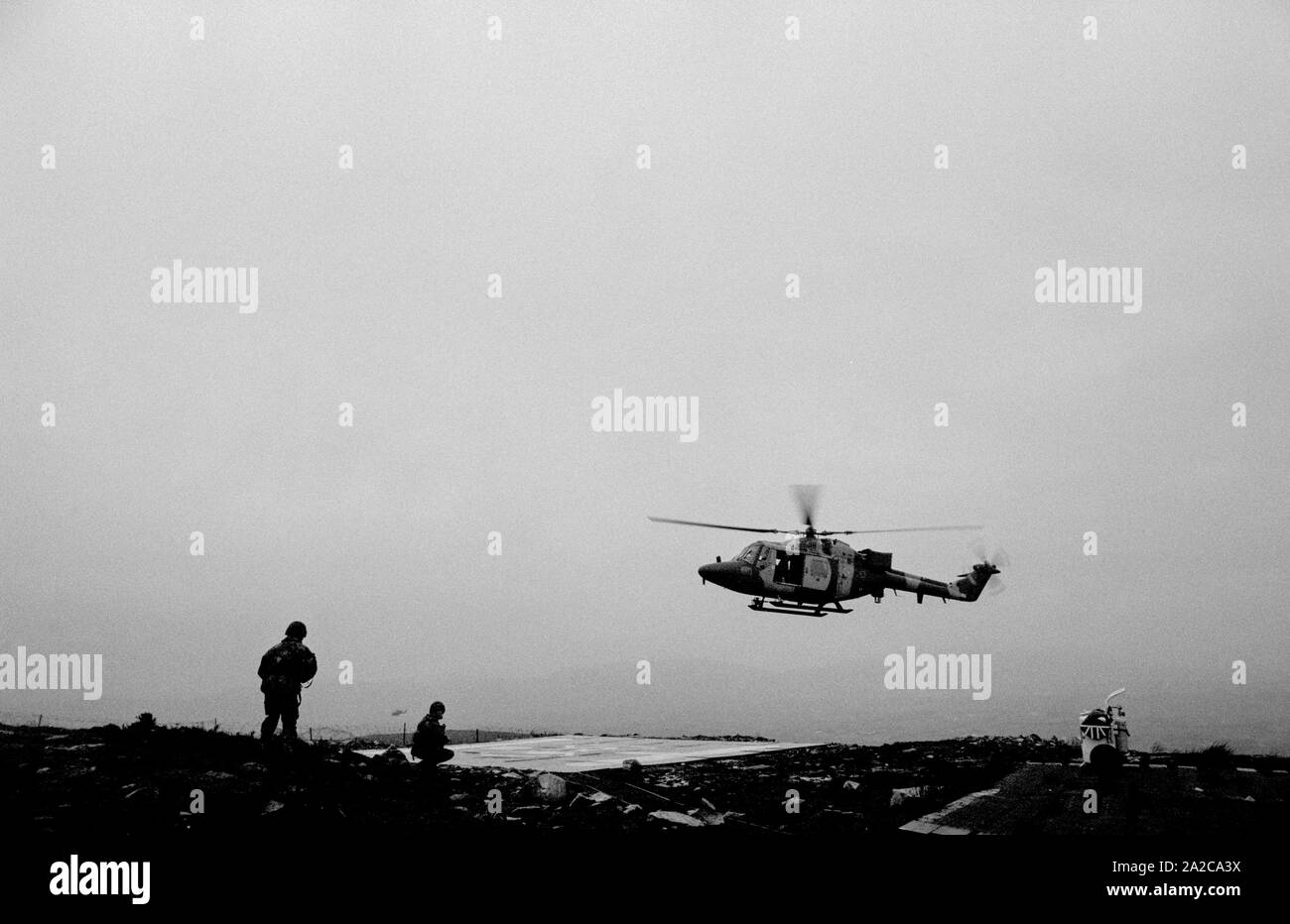 Soldiers from the Royal Scots (the Royal Regiment) army regiment, on patrol in Forkhill, South Armagh, Northern Ireland, in December 1992. Stock Photo