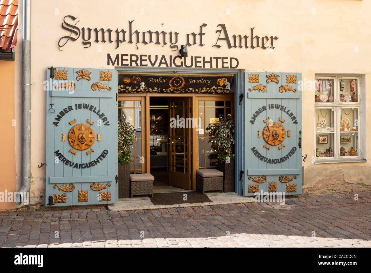 Amber souvenir shop tallinn estonia hi-res stock photography and images -  Alamy