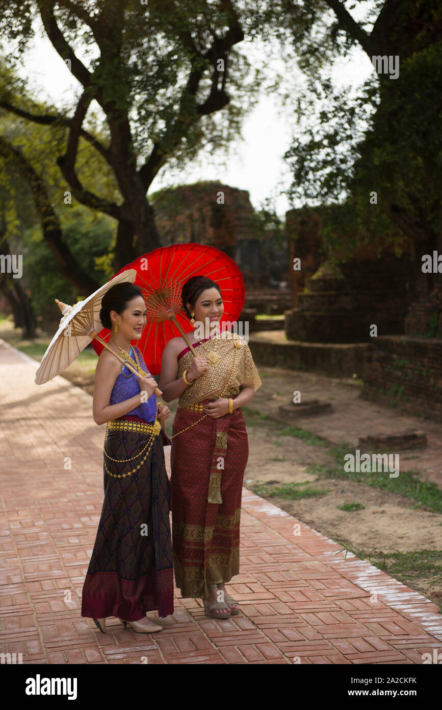 Women dressed in a traditional Thai costume during the Ayutthaya festi  Stock Photo - Alamy