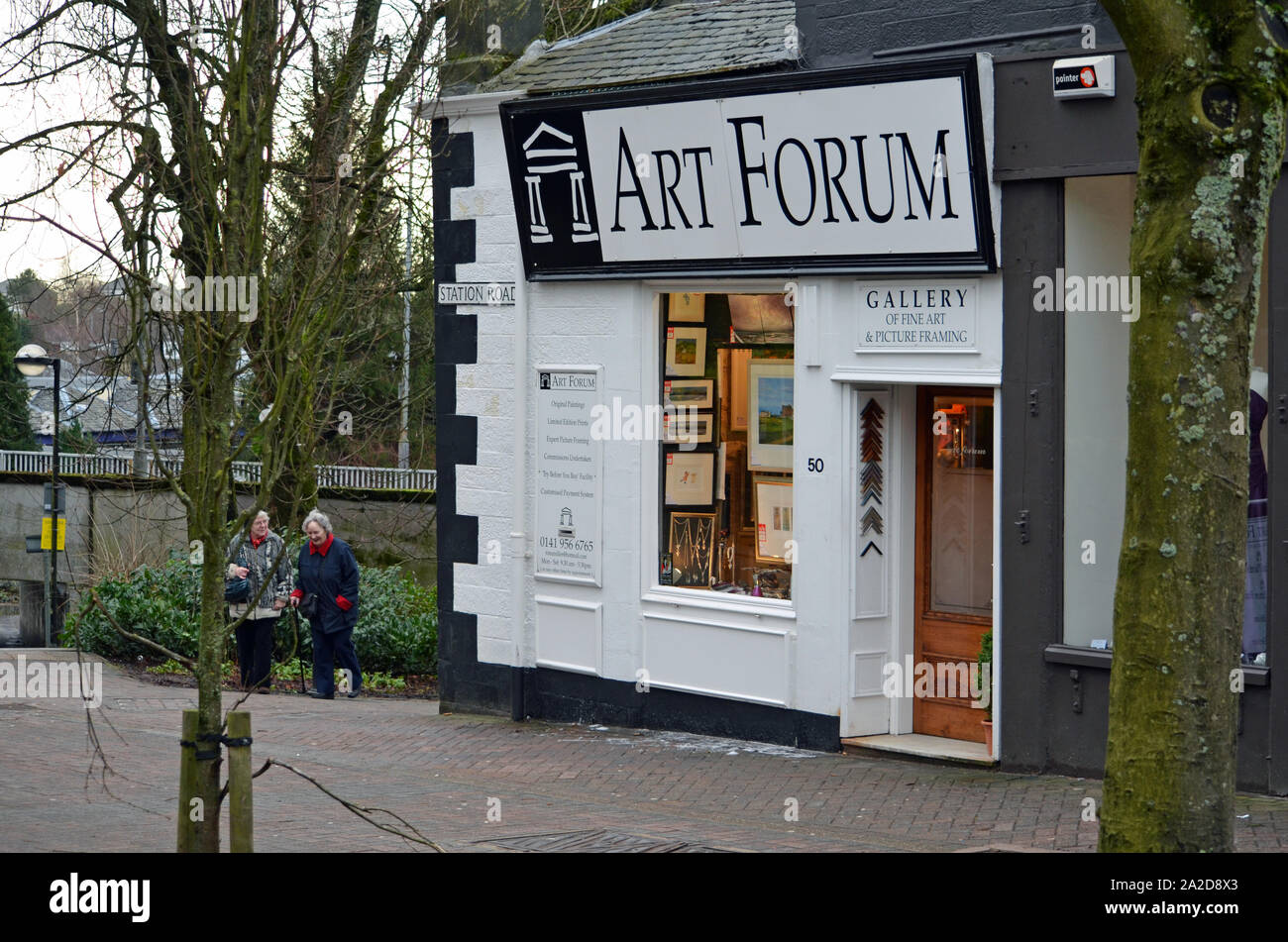 Art Forum Shop, dealers in fine art and picture frame makers in Milngavie Shopping Precinct Stock Photo