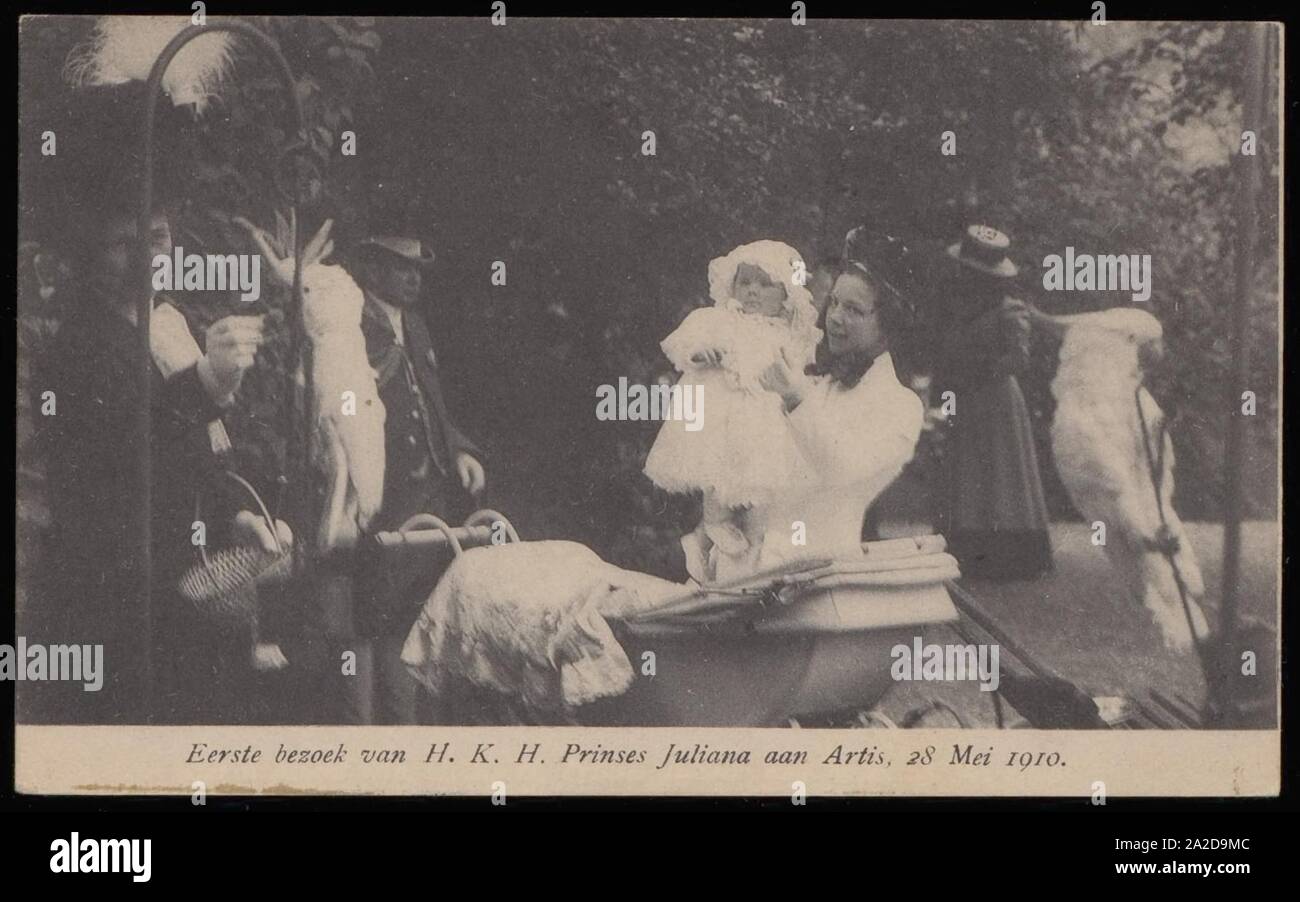 Eerste bezoek van H.K.H. Prinses Juliana aan Artis. Uitgave N.J. Boon, Amsterdam. Stock Photo