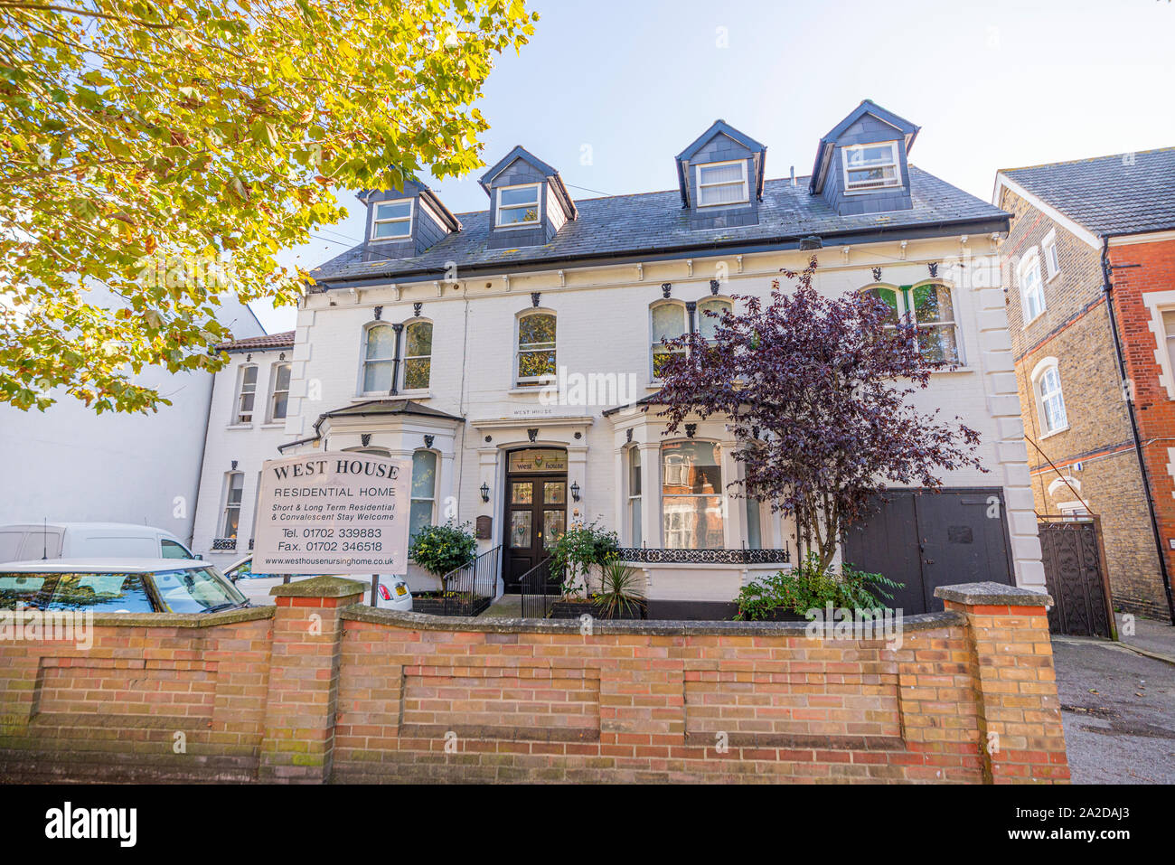 Old peoples home uk hi-res stock photography and images - Alamy