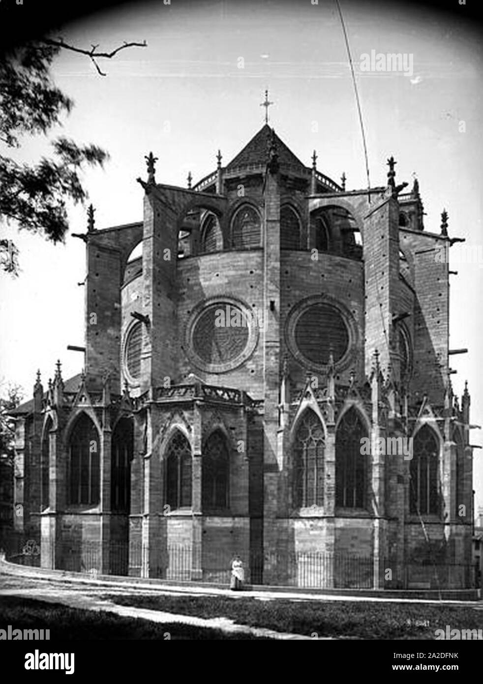 Eglise NotreDame Abside ManteslaJolie Médiathèque de