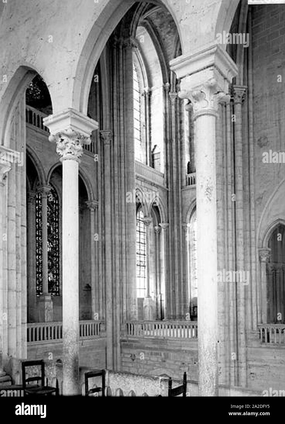 Eglise NotreDame Détail partie haute ManteslaJolie