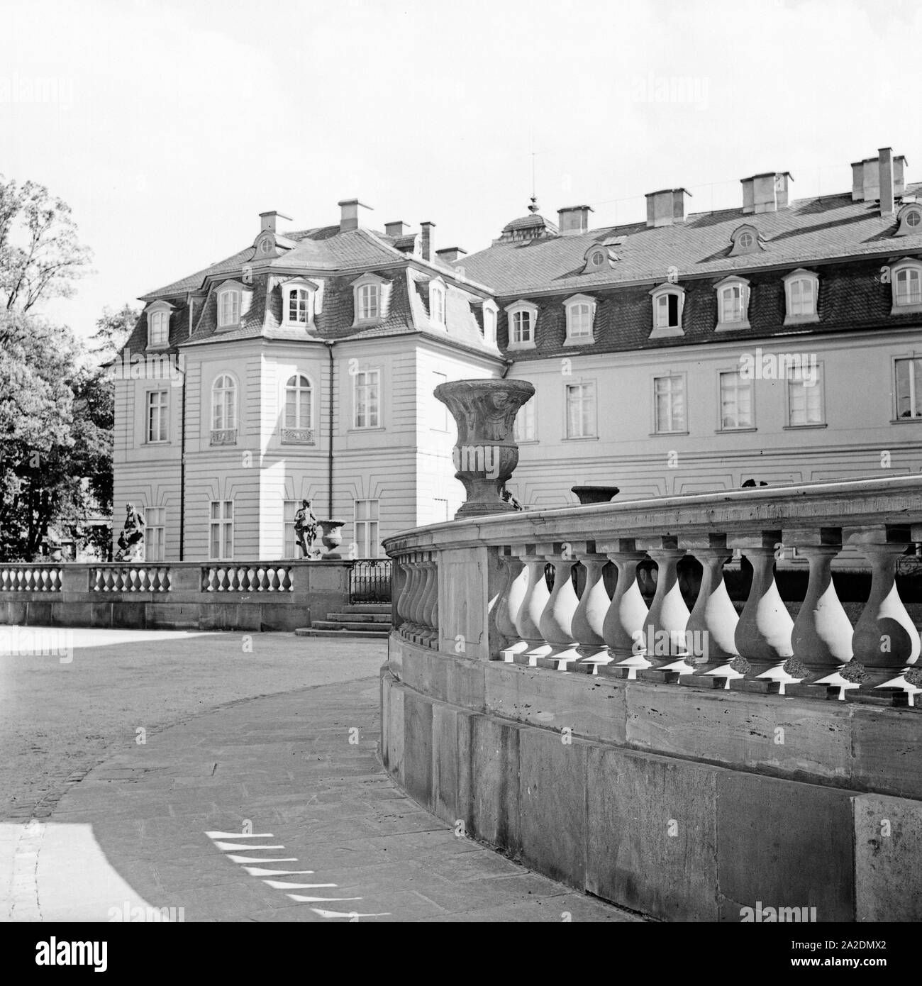 Das Schloß in Karlsruhe, Deutschland 1930er Jahre. The castle at Karlsruhe, Germany 1930s. Stock Photo