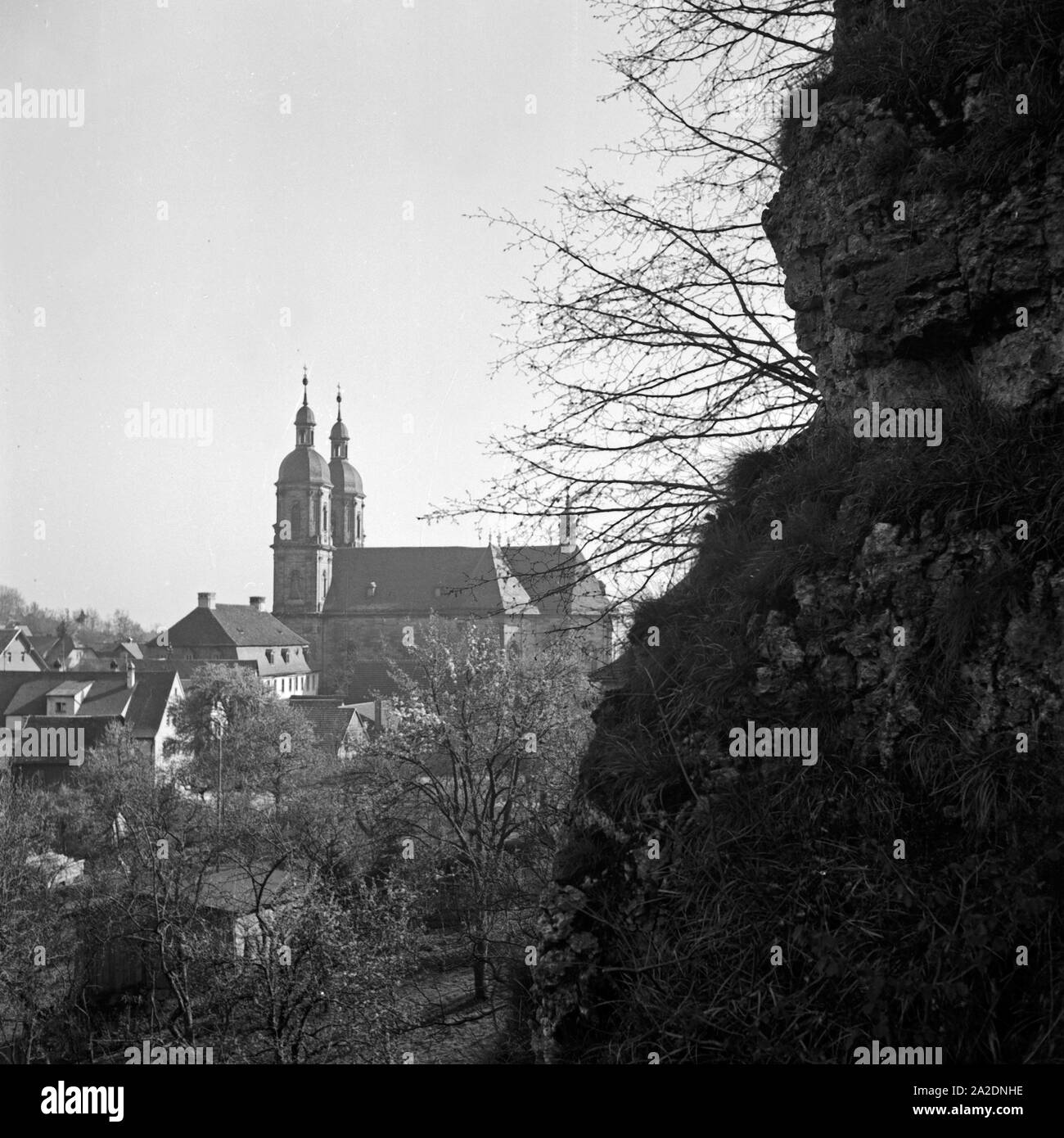Die Wallfahrtsbasilika in Gößweinstein in der Fränkischen Schweiz, Deutschland 1930er Jahre. Pilgrimage basilica at the village Goessweinstein at the Franconian Switzerland, Germany 1930s. Stock Photo