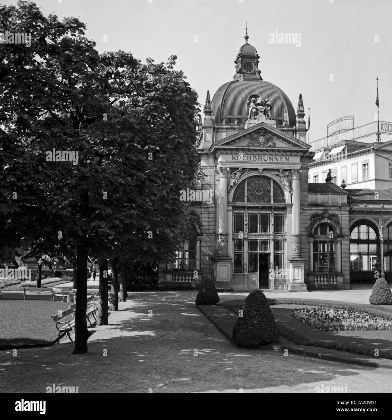 Deutschland 1930er jahre the kochbrunnen hot springs at wiesbaden hi