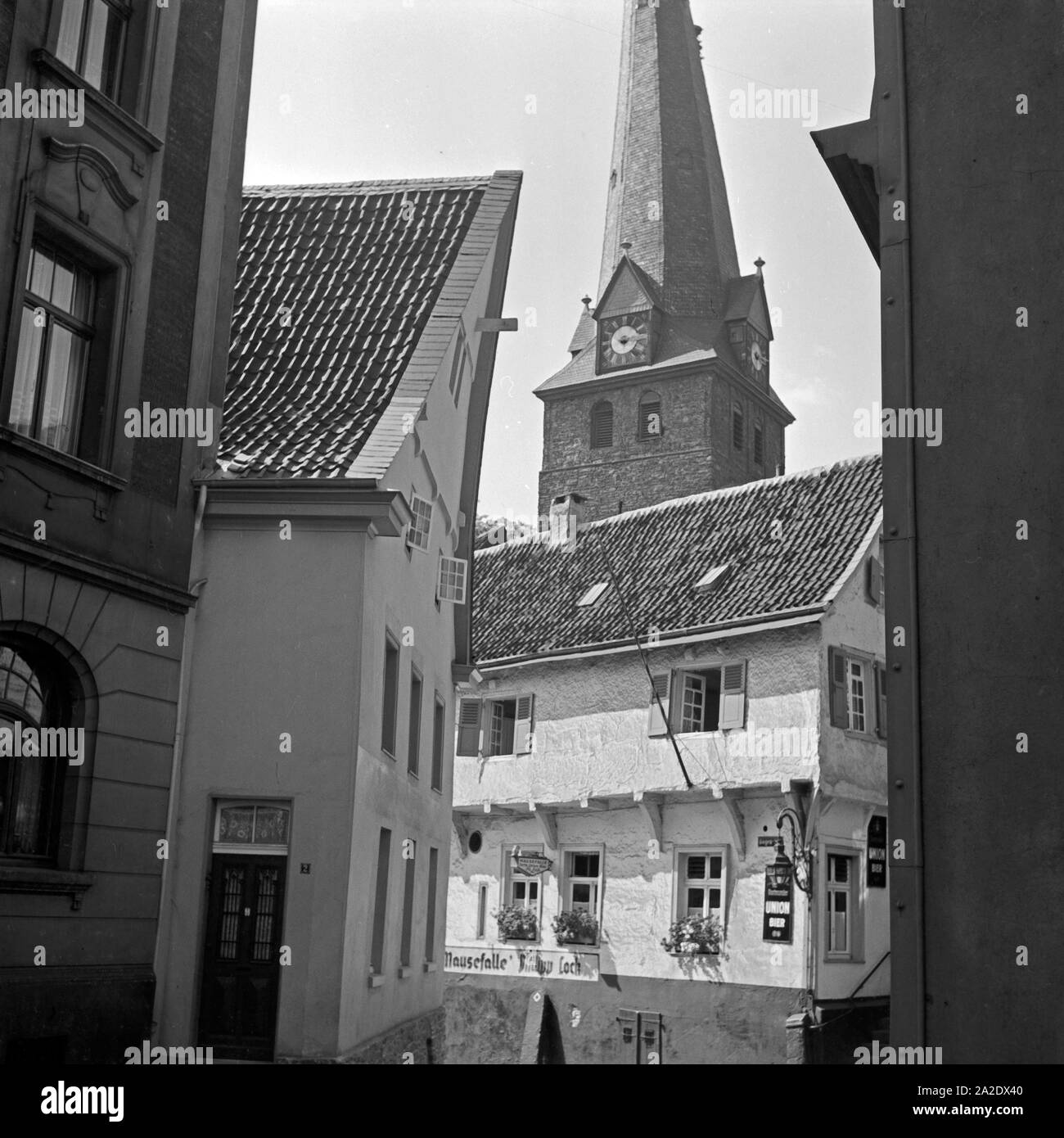 Die evangelische Petrikirche in Mülheim an der Ruhr, Deutschland 1930er Jahre. The Protestant St. Peter's church at Muelheim, Germany 1930s. Stock Photo