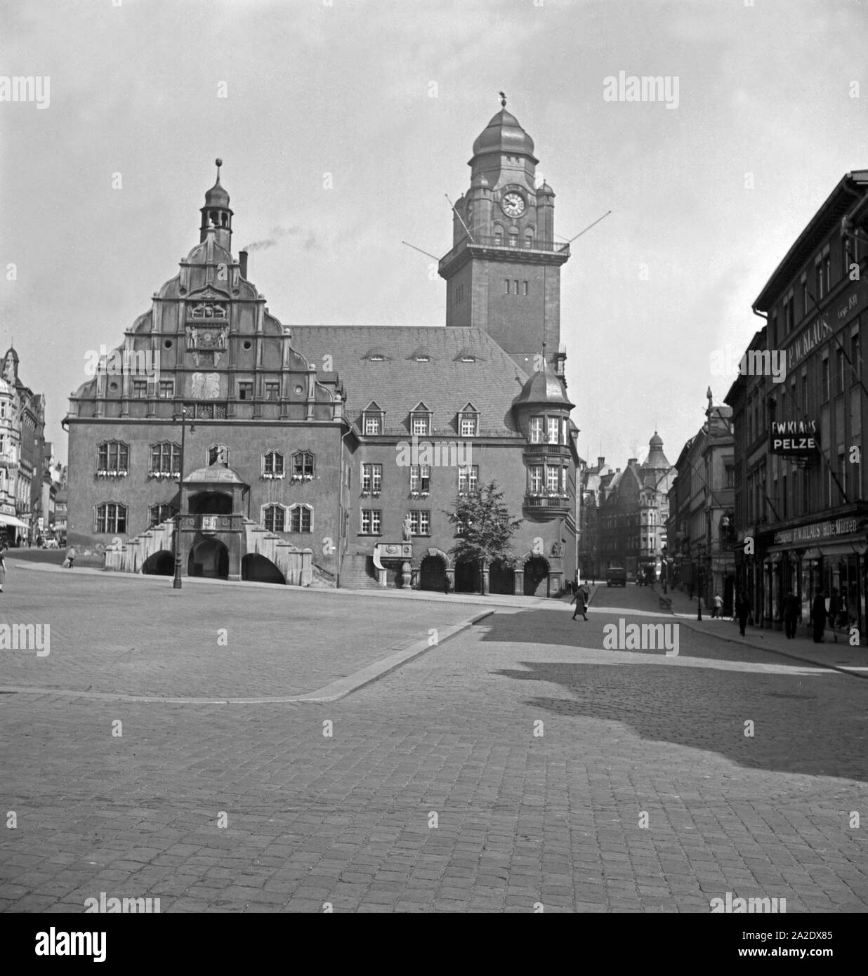 Das Rathaus in Plauen, Deutschland 1930er Jahre. The Plauen city hall, Germany 1930s. Stock Photo