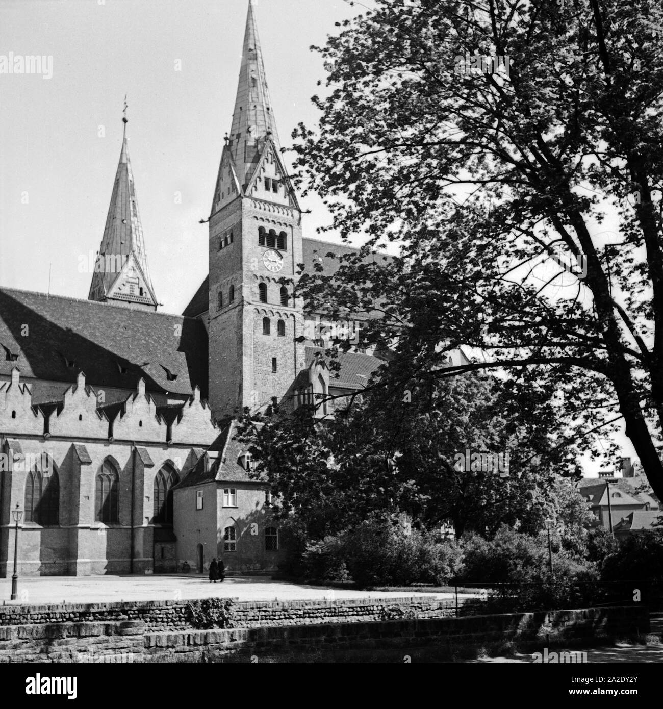 Der Hohe Dom zu Augsburg, Deutschland 1930er Jahre. Augsburg cathedral, Germany 1930s. Stock Photo