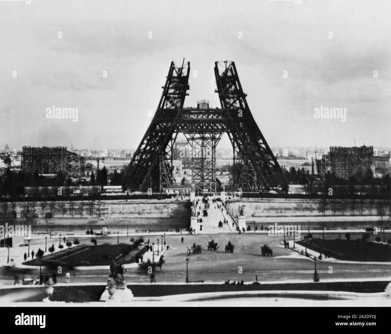 Eiffelturm im Bau Stock Photo Alamy