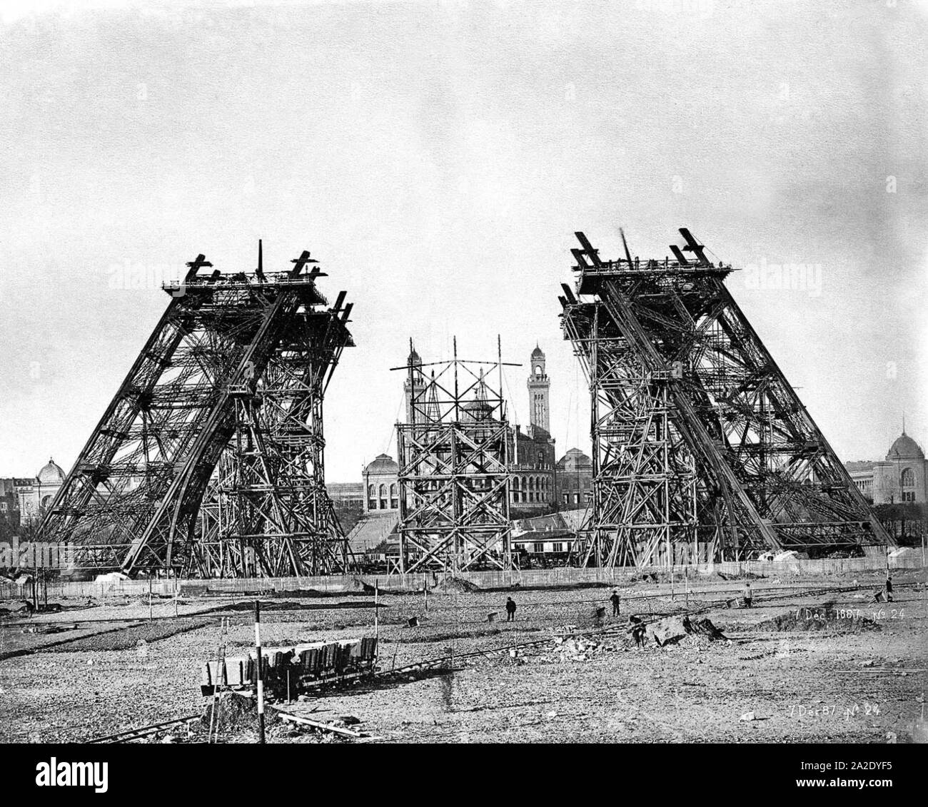 Eiffelturm history hires stock photography and images Alamy