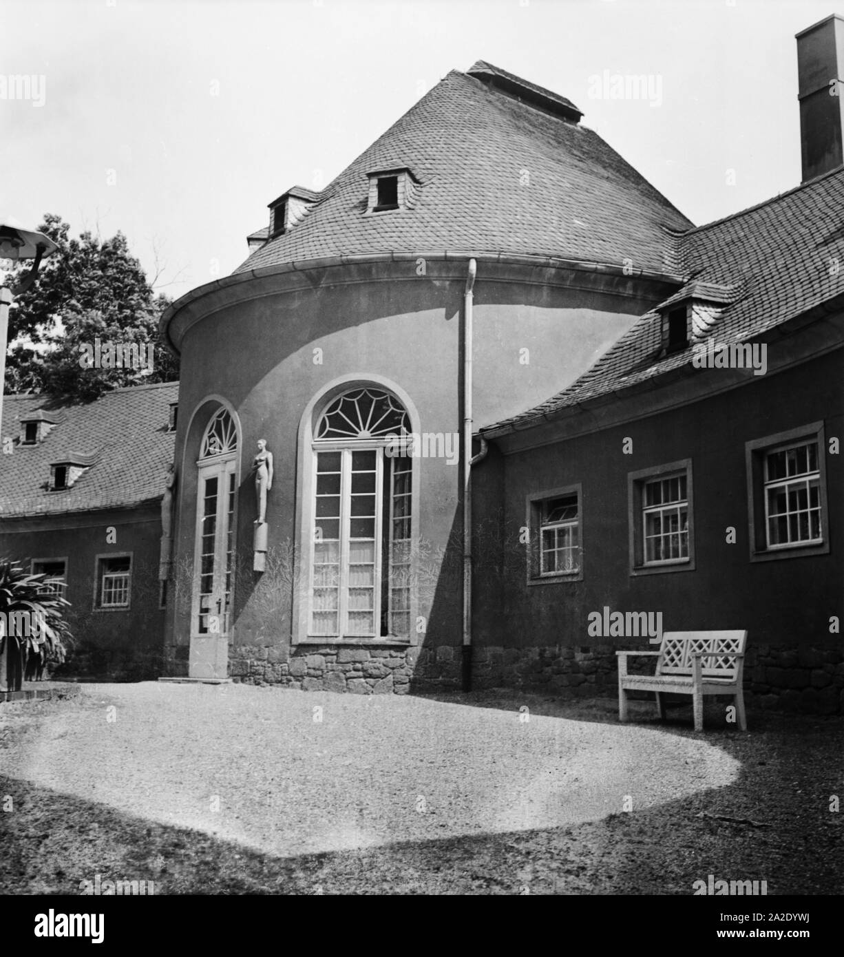 Der eingangspavillon von solbad wittekind in halle an der saale hires