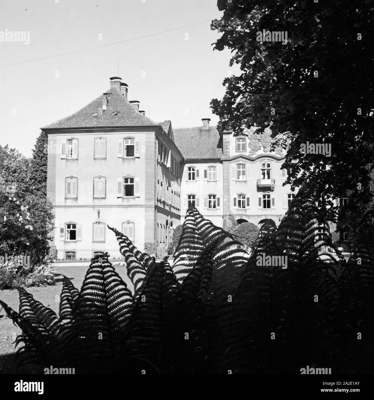 Das Deutschordensschloss auf dem Burgstall der Insel Mainau, Deutschland 1930er Jahre. Teutonic Knight castle at Mainau island, Germany 1930s. Stock Photo