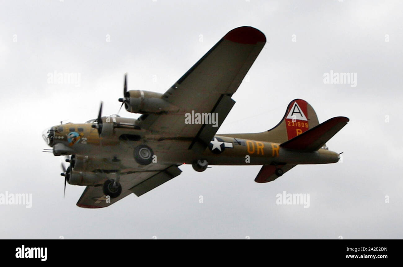 Windsor Locks Connecticut Usa 2nd Oct 19 File A World War Ii Era B 17 Bomber Windsor Locks Connecticut Usa 2nd Oct 19 File A World War Ii Era B 17 Bomber