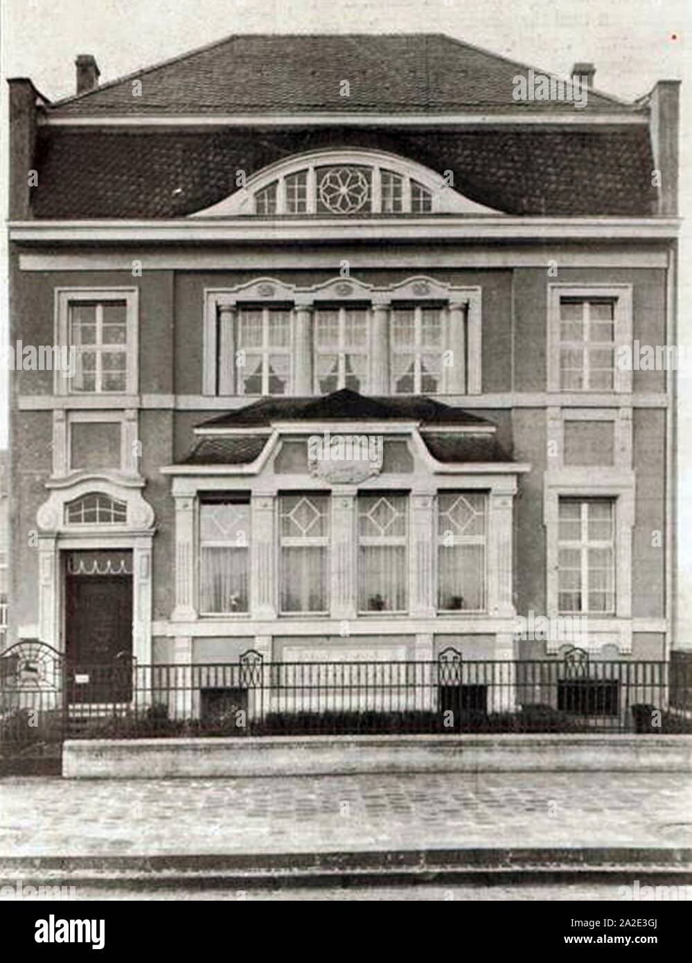 Einfamilienhaus, Lindemannstraße 75, Düsseldorf, Architekt Max Wöhler. Stock Photo