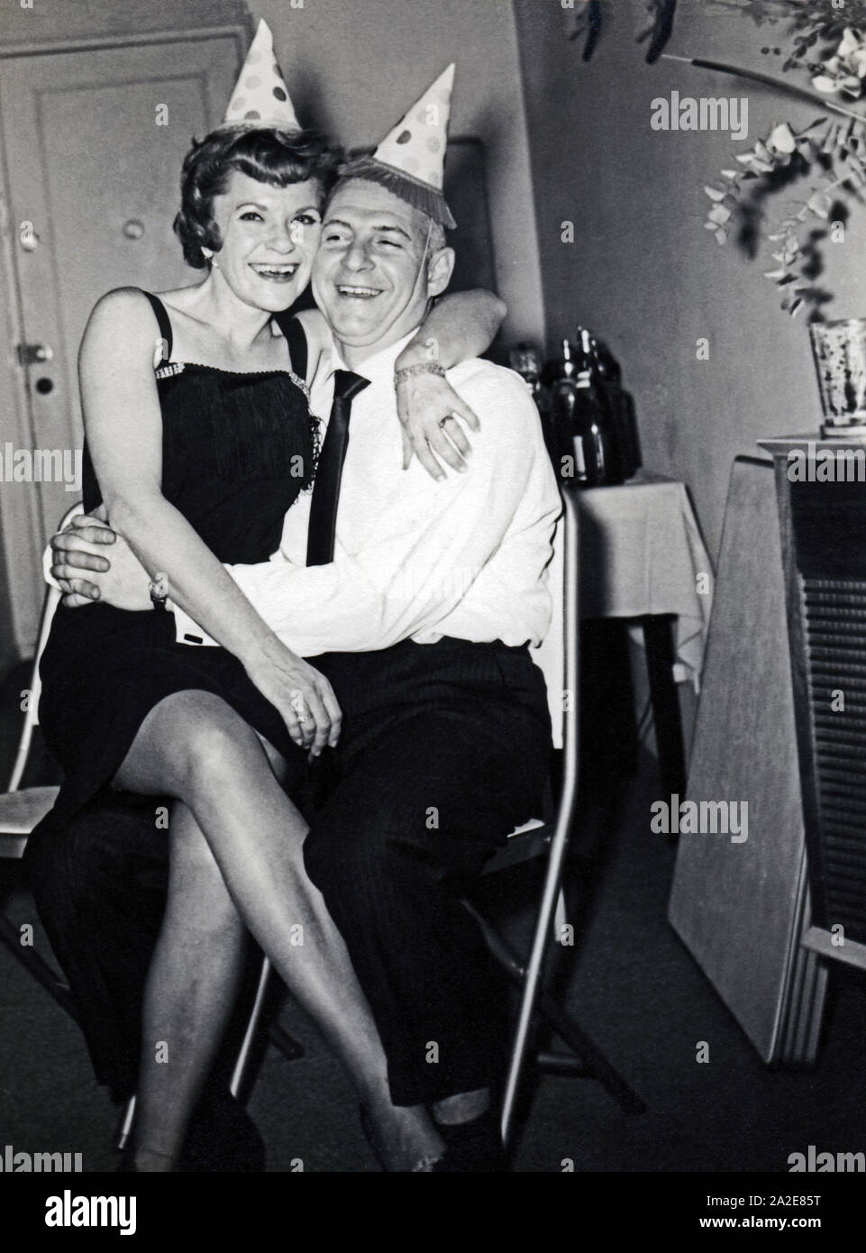 Woman 1950s middle aged hi-res stock photography and images - Alamy