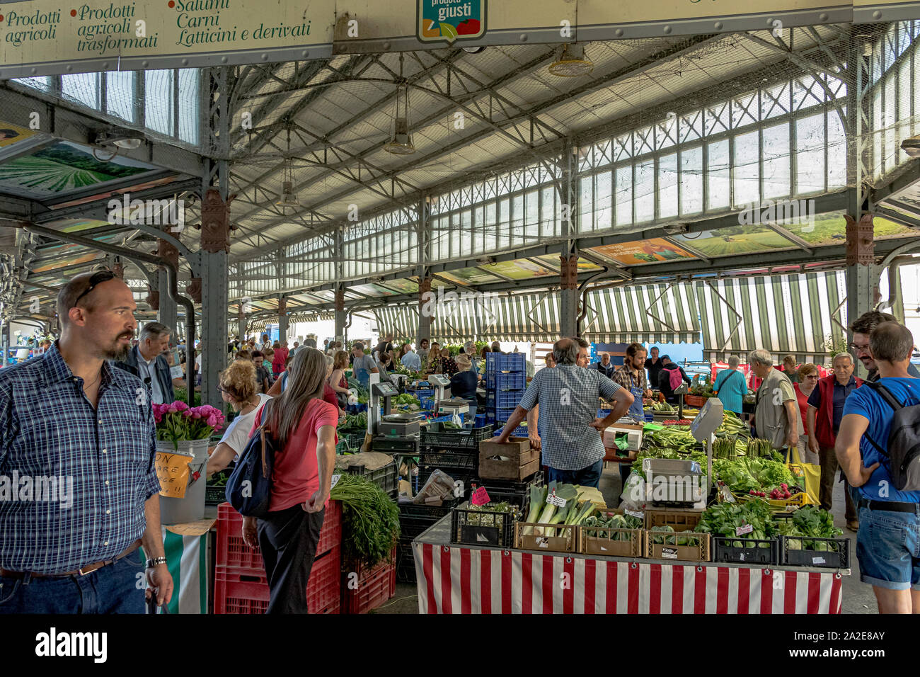 Street market in turin hi-res stock photography and images - Alamy
