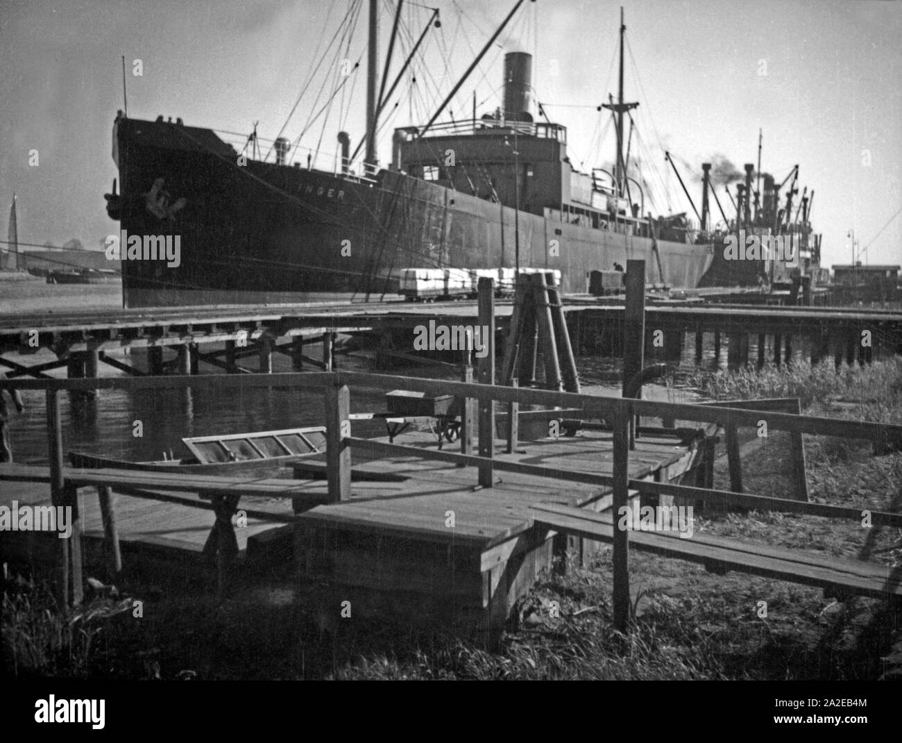 Hafenanlagen bei Cosse, Königsberg, Ostrpreußen, 1930er Jahre. Harbor facilities of Cosse, Koenigsberg, East Prussia, 1930s. Stock Photo