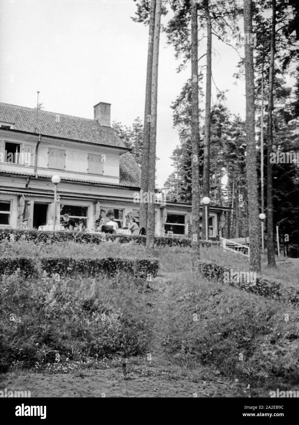 Das Kurhaus Niedersee in Masuren, Ostpreußen, 1930er Jahre. Spa resort Niedersee in Masuria, East Prussia, 1930s. Stock Photo