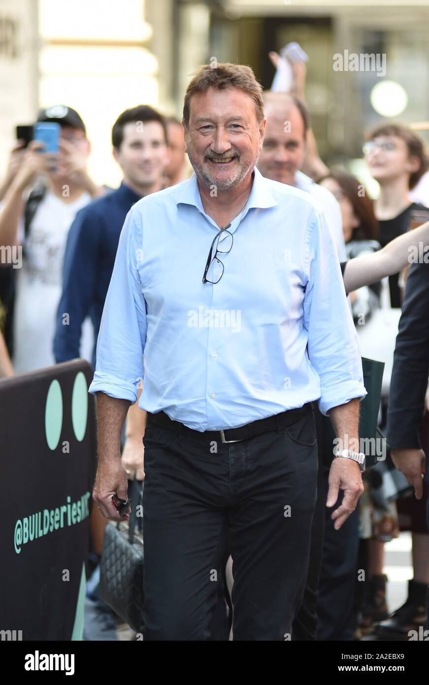 New York, NY, USA. 2nd Oct, 2019. Steven Knight out and about for AOL Build Series Celebrity Candids - WED, AOL Build Series, New York, NY October 2, 2019. Credit: Kristin Callahan/Everett Collection/Alamy Live News Stock Photo