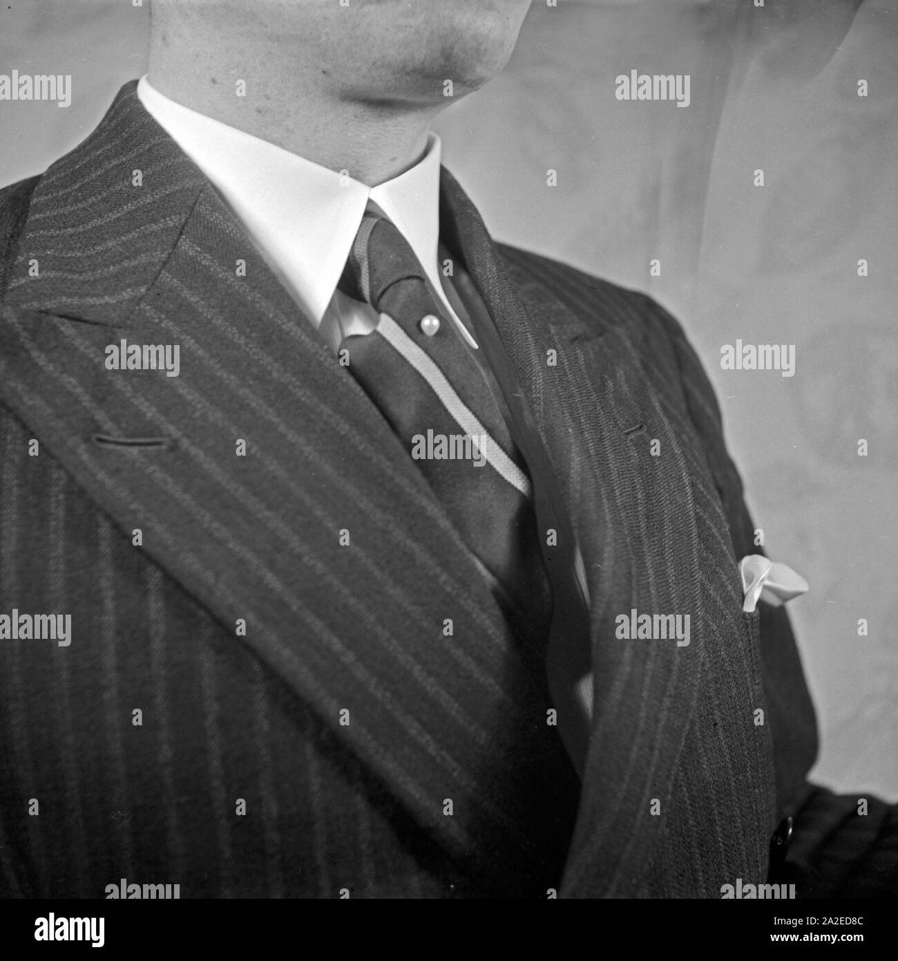 Krawattenmode, Deutschland 1930er Jahre. Tie fashion, Germany 1930s. Stock Photo