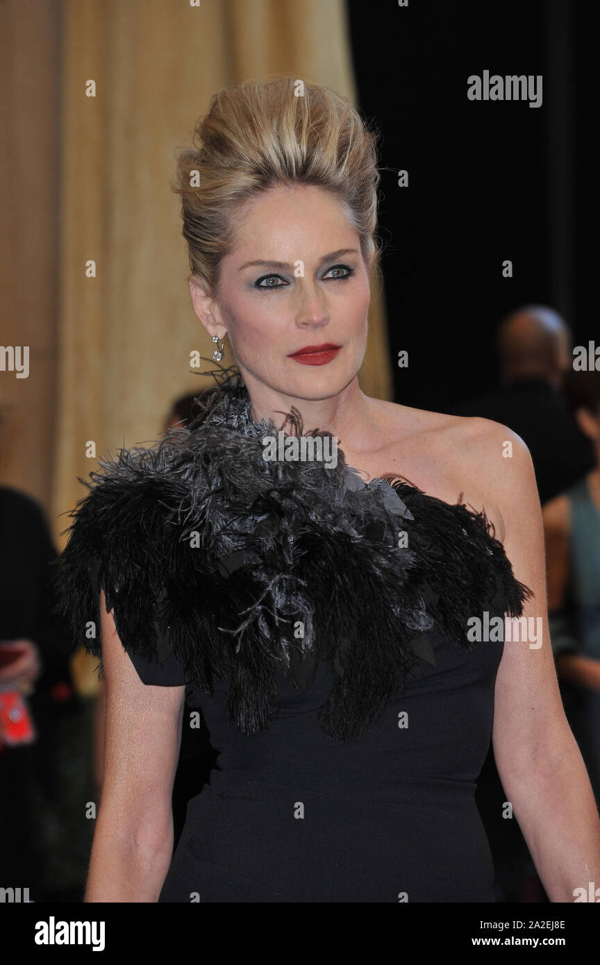 Sharon Stone Academy Awards 2011 Arrivals Hi res Stock Photography And sharon-stone-academy-awards-2011-arrivals-hi-res-stock-photography-and
