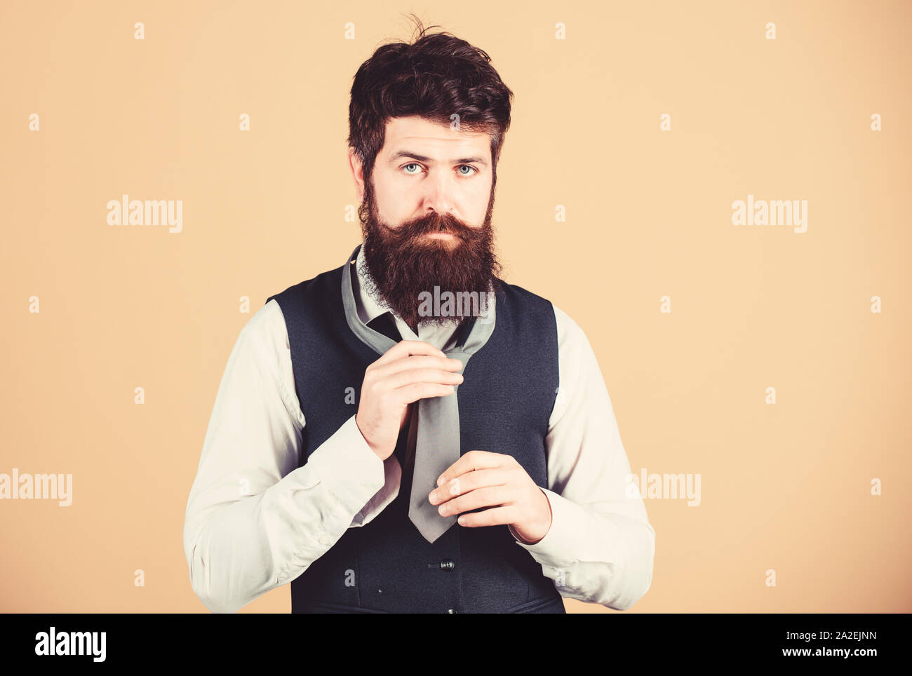 Art Of Manliness How To Tie Necktie Start With Your Collar Up