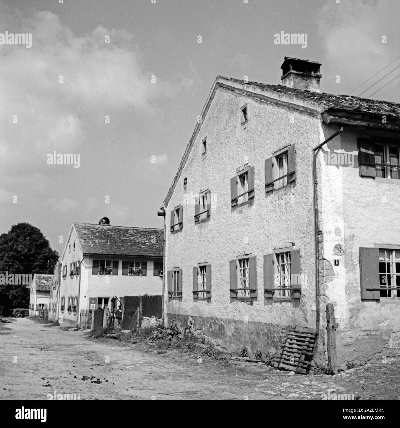 Gehöft in Weissenburg, Deutschland 1930er Jahre. Homestead at Weissenurg, Germany 1930s. Stock Photo