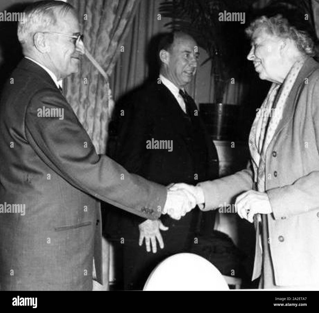 Eleanor Roosevelt and Harry Truman at the 1956 Democratic National Convention 95-32 (cropped). Stock Photo