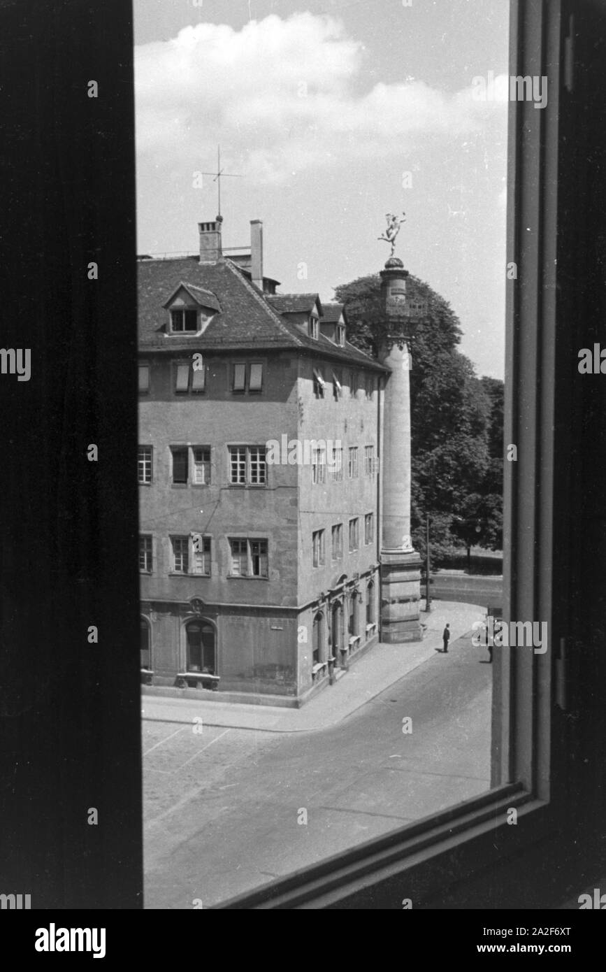 Die Merkursäule und die Alte Kanzlei in Stuttgart, Deutschland 1930er Jahre. The Mercury Pillar and the Old Chancellery in Stuttgart, Germany 1930s. Stock Photo
