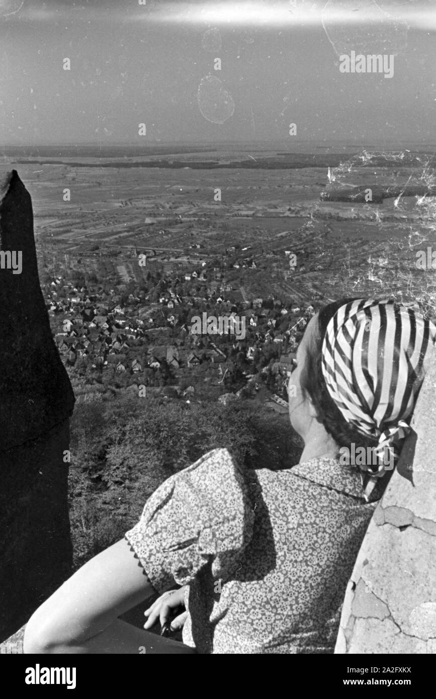 Ein Ausflug zum Auerbacher Schloss, Deutsches Reich 1930er Jahre. An excursion to the Auerbach castle, Germany 1930s. Stock Photo