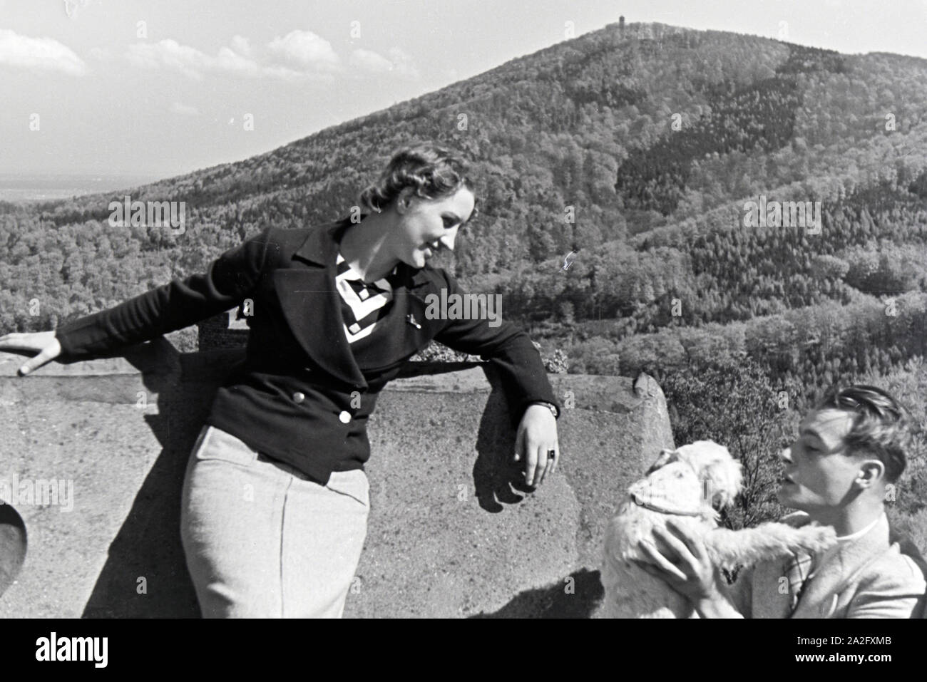 Ein Ausflug zum Auerbacher Schloss, Deutsches Reich 1930er Jahre. An excursion to the Auerbach castle, Germany 1930s. Stock Photo