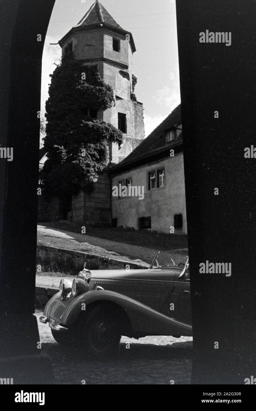 Der Eingangsturm des Klosters in Hirsau, Schwarzwald, Deutsches Reich 1930er Jahre. The entrance tower of the abbey in Hirsau, Black Forest, Germany 1930s. Stock Photo