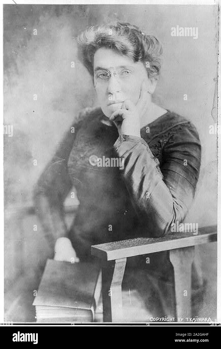 Emma Goldman, half-length portrait, facing left Stock Photo - Alamy