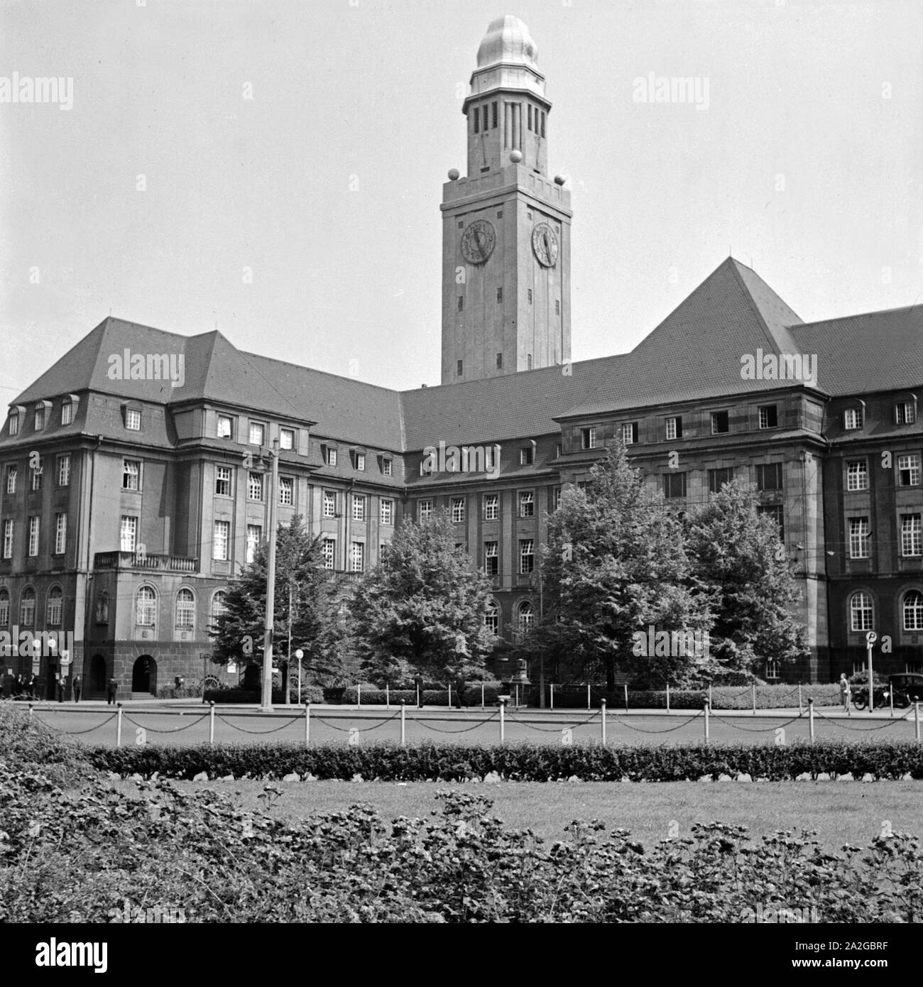 Das Rathaus in Gelsenkirchen Buer, Deutschland 1930er Jahre. Gelsenkirchen Buer city hall, Germany 1930s. Stock Photo