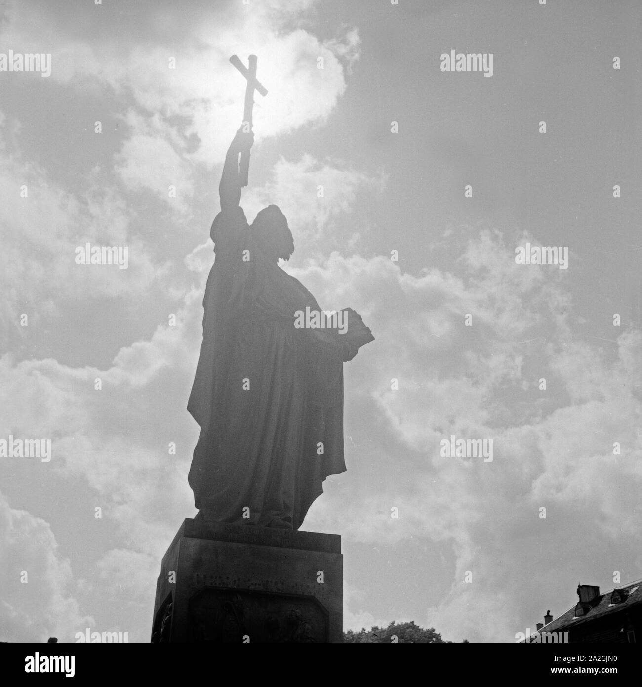 Deutschland 1930er jahre saint boniface monument in backlight at fulda