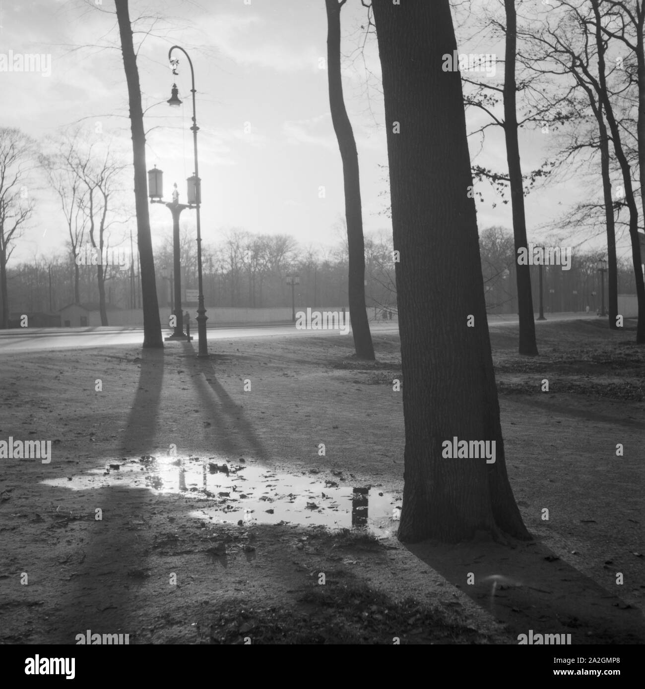 Herbst in Berlin, Deutschland 1930er Jahre. Fall at Berlin, Germany 1930s. Stock Photo