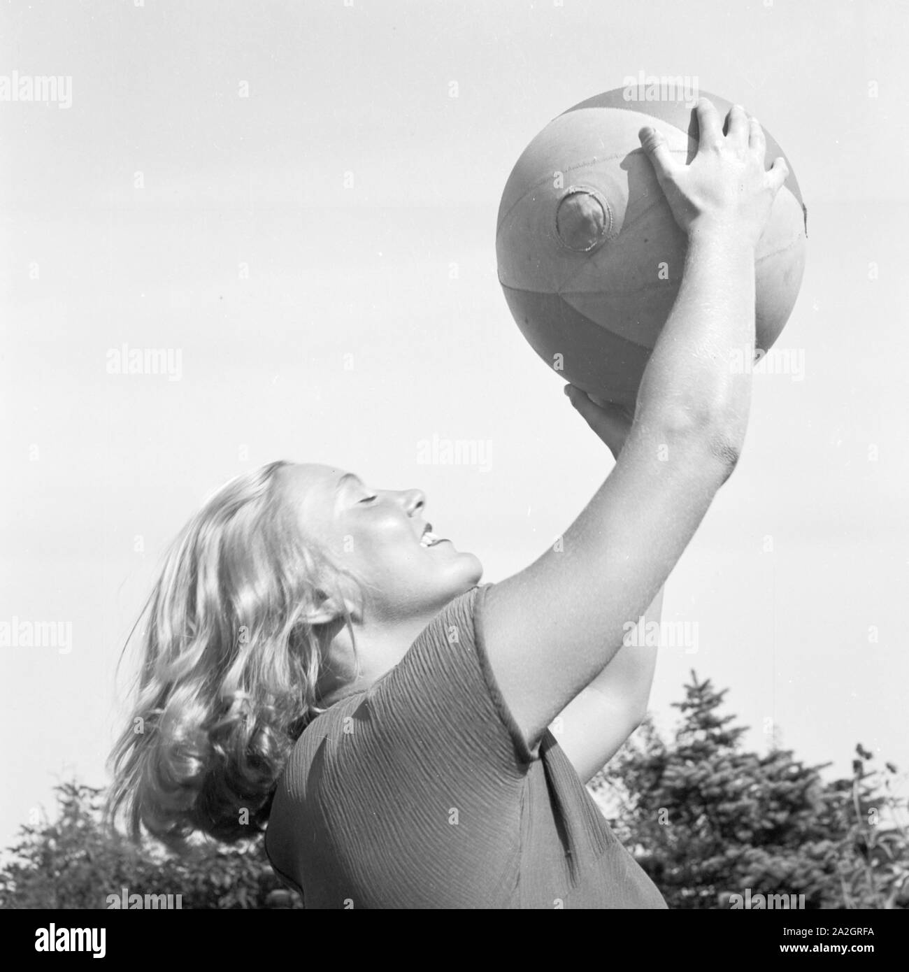 Wasserball hi-res stock photography and images - Alamy